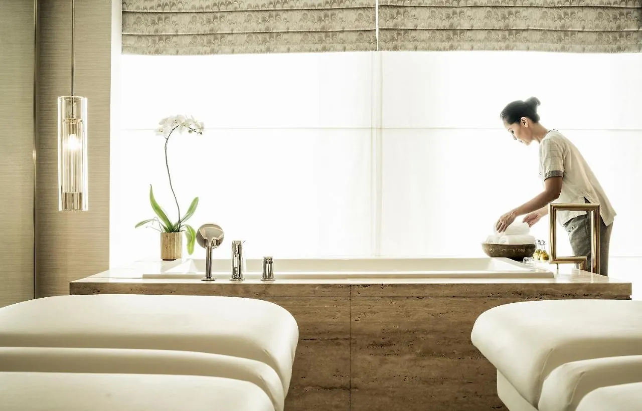 Four Seasons Hotel Kuala Lumpur 5*,